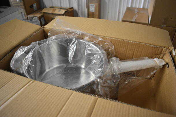 3 BRAND NEW IN BOX! Update SSP-10 Stainless Steel 10 Quart Sauce Pot w/ Lid. 22x12x6. 3 Times Your Bid! - Image 4 of 4