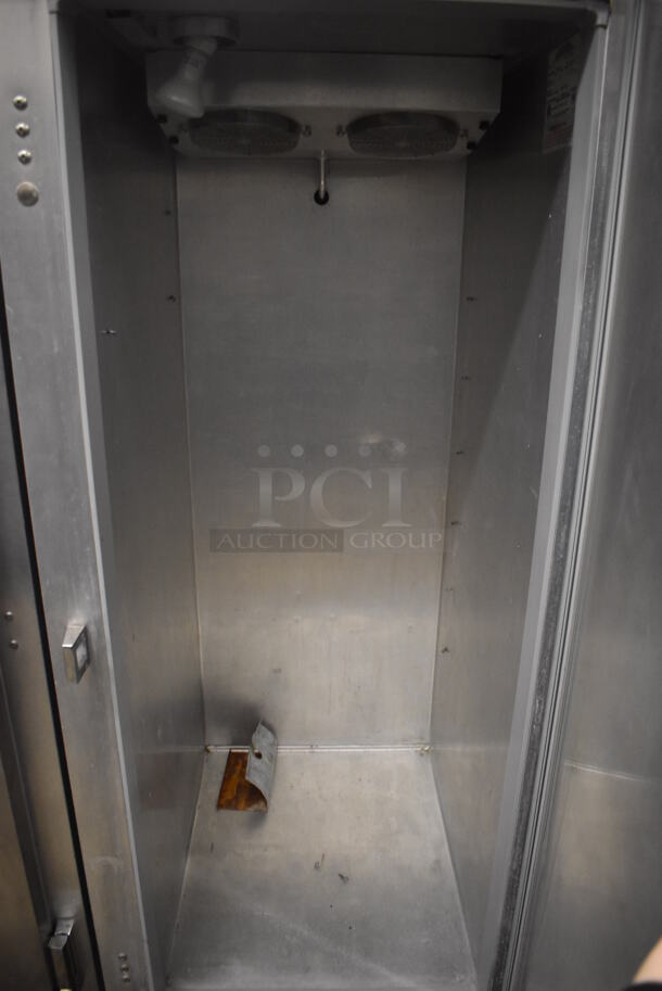 Continental 1RE Stainless Steel Commercial Single Door Reach In Cooler on Commercial Casters. 115 Volts, 1 Phase. 28.5x36x77.5. Tested and Working! - Image 5 of 6