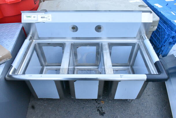 BRAND NEW SCRATCH AND DENT! Regency 600S31014 39" 16-Gauge Stainless Steel Three Compartment Commercial Sink with Galvanized Steel Legs and without Drainboards - 10" x 14" x 12" Bowls - Image 3 of 9