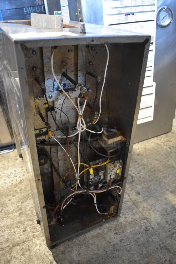 Roundup Model VCT-20CV Stainless Steel Commercial Countertop Vertical Contact Toaster. 208-240 Volts, 1 Phase. 20.5x10x22.5 - Image 5 of 6