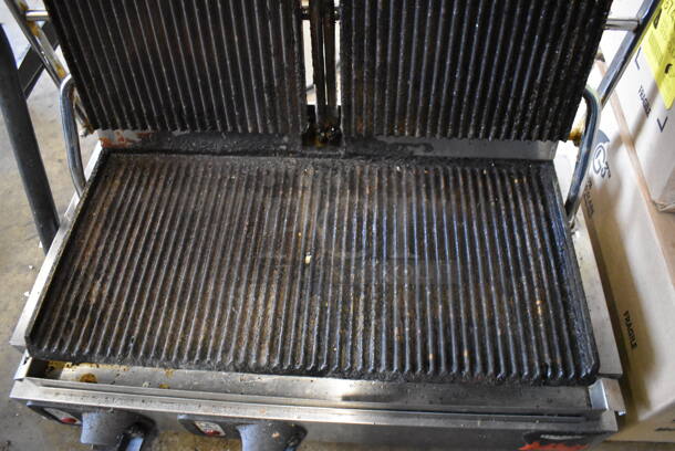 Vollrath Cayenne Stainless Steel Commercial Countertop Electric Powered Double Panini Press. 23x14.5x8. Tested and Working! - Image 5 of 11