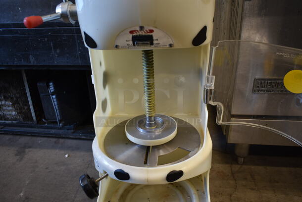 Global Bear PDOM-GRM Metal Commercial Countertop Ice Shaver. 110-120 volts, 1 Phase. Tested and Working! - Image 4 of 7