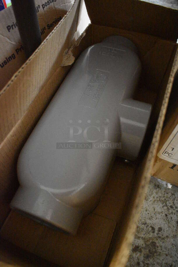 BRAND NEW IN BOX! Steel Electric T7ATCG EMT Conduit Body - Image 2 of 3