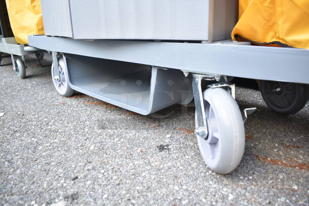 BRAND NEW SCRATCH AND DENT! Lavex 274HKCARTLCK Hotel / Housekeeping Cart - Large Locking Three Shelf on Commercial Casters.  - Image 3 of 7