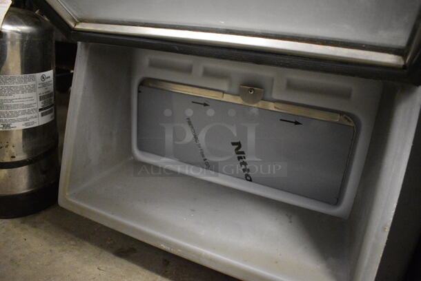 Glastender Model Lettuce Crisper Stainless Steel Commercial Countertop Lettuce Crisper. 115 Volts, 1 Phase. 24x24x37. Tested and Working! - Image 4 of 6