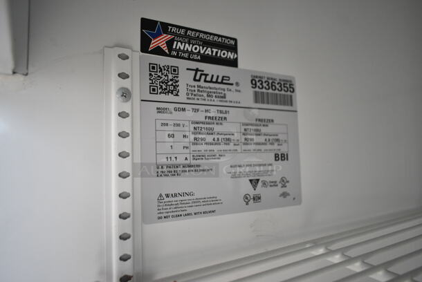 2018 True GDM-72F-HC Metal Commercial 3 Door Reach In Freezer Merchandiser w/ Poly Coated Racks. 115-208/230 Volts, 1 Phase.  - Image 5 of 5