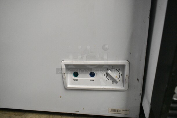 Thomson TFRF710-G-SM Metal Chest Freezer. 115 Volts, 1 Phase. Tested and Working! - Image 2 of 4