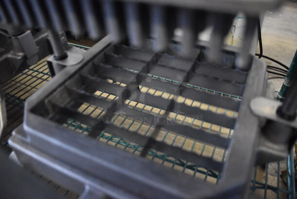 Nemco 55650 Metal Commercial Countertop Lettuce Head Cutter. 13x20x20 - Image 5 of 6