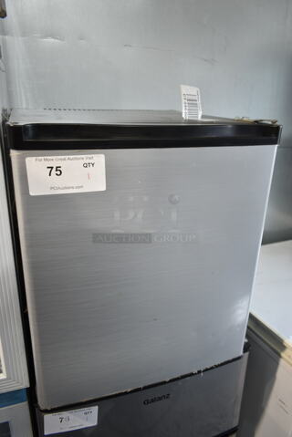 Koolatron KCR-40B Metal Mini Cooler. 115 Volts, 1 Phase. Tested and Powers On But Does Not Get Cold