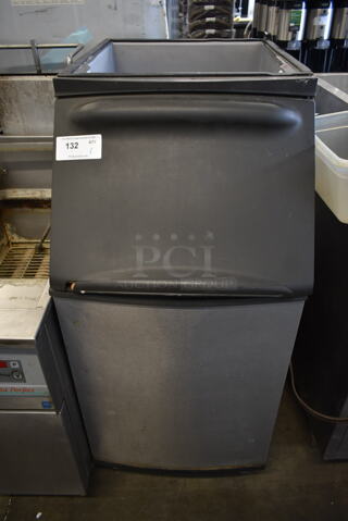 Metal Commercial Ice Bin w/ Poly Flap Lid. 