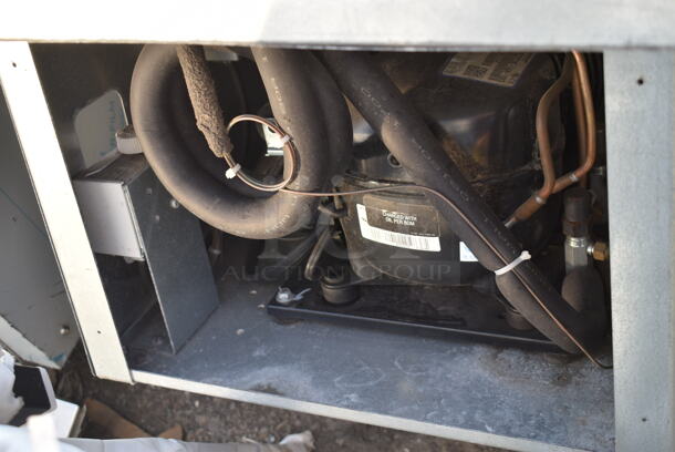 Vollrath 36430-NNA Stainless Steel Cold Pan Drop In. 120 Volts, 1 Phase.  - Image 4 of 5