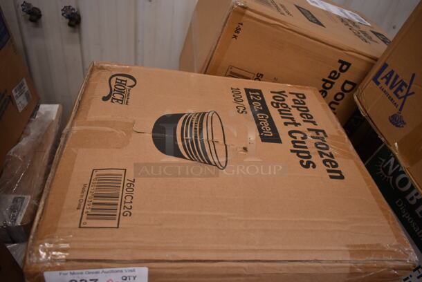 PALLET LOT of 21 BRAND NEW Boxes Including Choice Take Out Container, Tellus 433470 Bowls, 50012DWALLW Choice 12 oz. White Smooth Double Wall Paper Hot Cup - 500/Case, 760IC12G Choice 12 oz. Green Paper Frozen Yogurt / Food Cup - 1000/Case, 3 Box Choice 1.5 oz Portion Cups,  795PTOKFT1 Choice 4 5/8" x 3 1/2" x 2 1/2" Kraft Microwavable Folded Paper #1 Take-Out Container - 450/Case, 3 Box Medium Weight Cutlery Sets, 5002BNAPWH Choice 2-Ply White Beverage / Cocktail Napkin - 3000/Case, 394360M Noble Products Powdered Disposable Vinyl Gloves for Foodservice - 1000/Case, 395TO961 EcoChoice 9" x 6" x 3" Compostable Sugarcane / Bagasse 1 Compartment Take-Out Container - 200/Case, 274MOPBCKTYE Lavex 35 Qt. Yellow Mop Bucket & Side Press Wringer Combo. 21 Times Your Bid!  - Image 6 of 12