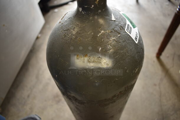 Carbon Dioxide Tank. Buyer Must Pick Up - We Will Not Ship This Item - Image 5 of 7