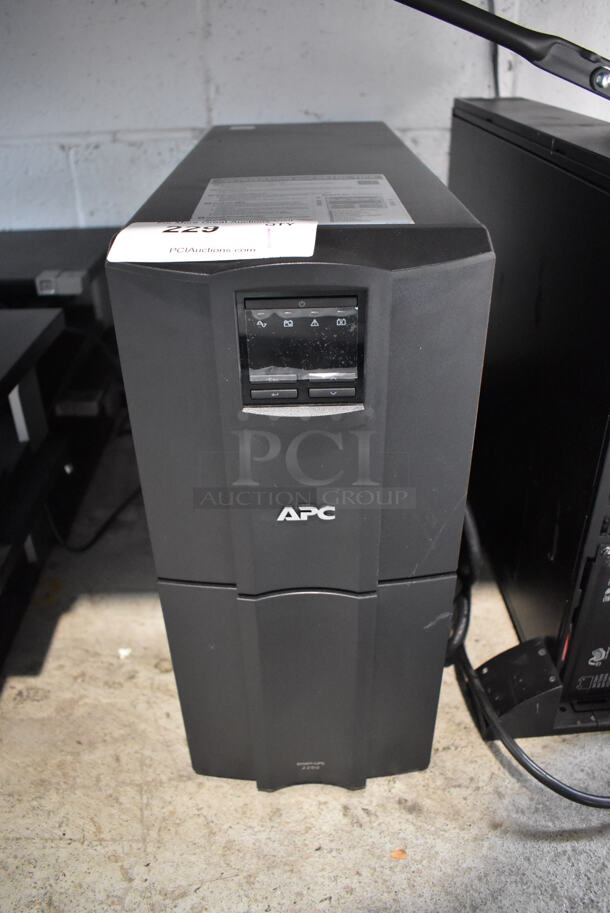 APC SMT2200 Smart UPS. 8x21x17