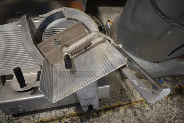 Bizerba SE 12 US Stainless Steel Commercial Countertop Meat Slicer. 120 Volts, 1 Phase. Tested and Working! - Image 5 of 7