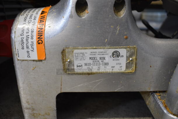 Berkel Model 909E Stainless Steel Commercial Countertop Meat Slicer w/ Blade Sharpener. 115 Volts, 1 Phase. 25x21x24. Tested and Working! - Image 5 of 7