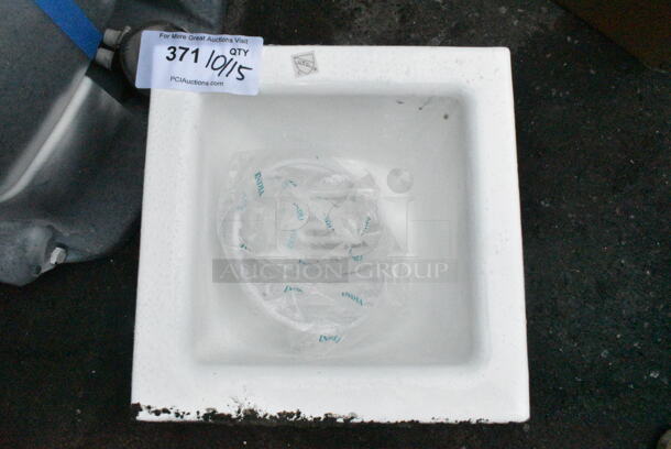BRAND NEW SCRATCH AND DENT! White Well - Image 1 of 5