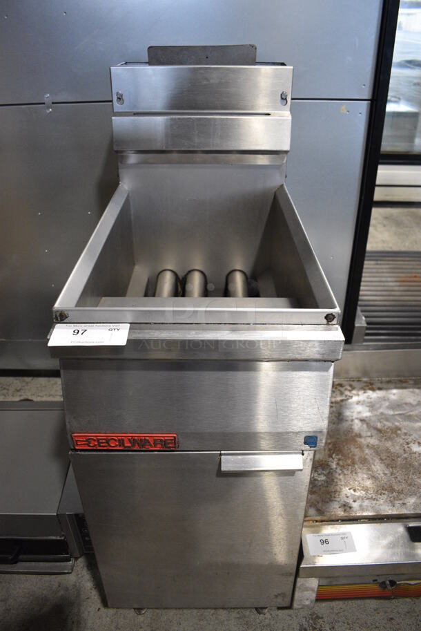 Cecilware Model FMS403HP Stainless Steel Commercial Natural Gas Powered Deep Fat Fryer. 110,000 BTU. 15.5x31x46
