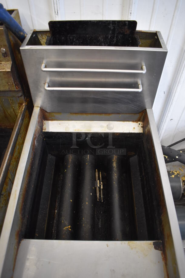 Atosa ATFS-40 Stainless Steel Commercial Floor Style Natural Gas Powered Deep Fat Fryer. 102,000 BTU. 15.5x30x44 - Image 4 of 6