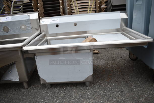 BRAND NEW SCRATCH AND DENT! Steelton 522CS11818R 38 3/4" 18-Gauge Stainless Steel One Compartment Commercial Sink with Right Drainboard - 18" x 18" x 12" Bowl - Image 3 of 8