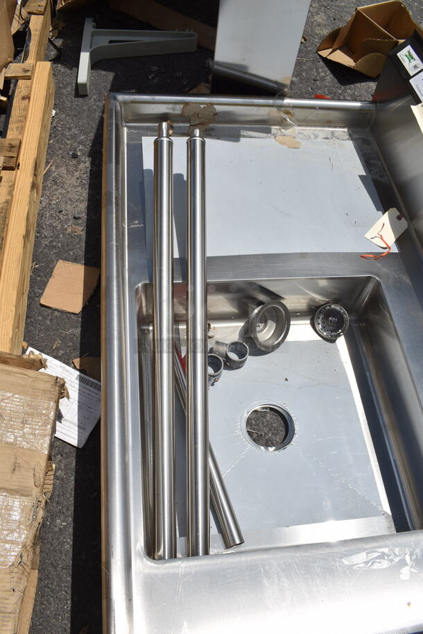 BRAND NEW SCRATCH AND DENT! Regency 600DDT48L 16 Gauge 4' Soiled / Dirty Dish Table - Left Drainboard.  - Image 4 of 6