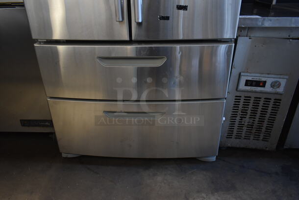 LG LMX25964ST/00 Stainless Steel French Style Cooler Freezer Combo. 115 Volts, 1 Phase. Tested and Powers On But Does Not Get Cold - Image 3 of 9