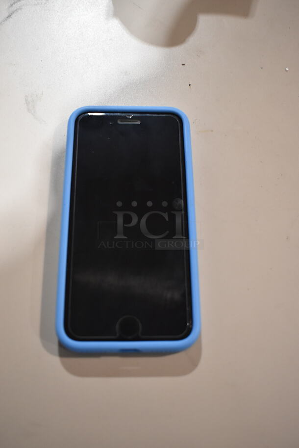 Apple iPhone 7 A1660 32 GB Smart Phone w/ FireNova Blue Case. Verizon.
