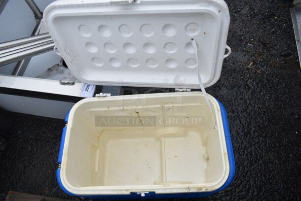 Igloo Blue and White Poly Portable Cooler.  - Image 3 of 4