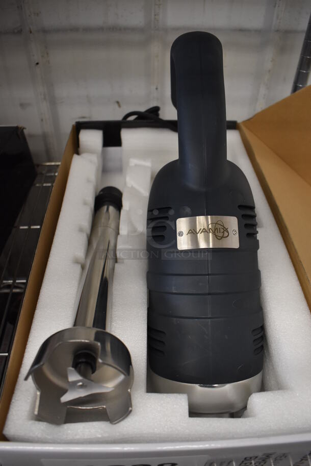 BRAND NEW SCRATCH AND DENT! AvaMix 928IBHD14 Stainless Steel Commercial 14" Shaft Immersion Blender. 120 Volts, 1 Phase. Tested and Working! - Image 2 of 9