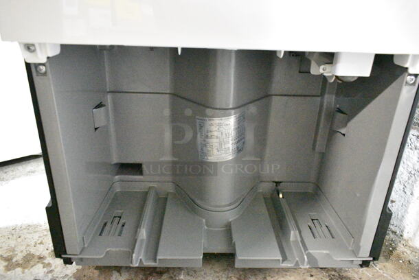 BRAND NEW SCRATCH AND DENT! Whynter Energy Star RPD-506EWP 50 Pint High Capacity Portable Dehumidifier with Pump up to 4000 sq ft. 115 Volts, 1 Phase. Tested and Working! - Image 8 of 9