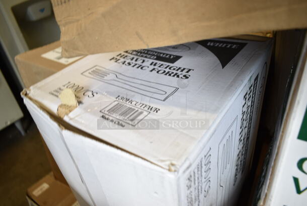 PALLET LOT of 20 BRAND NEW Boxes Including 50012W Choice 12 oz. White Poly Paper Hot Cup - 1000/Case, 394365L Noble Products Powder-Free Disposable Clear Vinyl Gloves for Foodservice - Large - 1000/Case, 795KFT44RNPE Choice 44 oz. Round Kraft PE-Lined Microwavable Take-Out Container 7 5/16" x 2 5/8" - 300/Case, 130HCUTFWR Visions Individually Wrapped White Heavy Weight Plastic Fork - 1000/Case, 2 Box 17622STPNLCL Choice 22 oz. Clear SAN Plastic Paneled Tumbler - 12/Pack, 5014455HVY Lavex Hercules 56 Gallon 2 Mil 44" x 55" Low Density Heavy-Duty BlackCan Liner / Trash Bag - 50/Case, 395TO961 EcoChoice 9" x 6" x 3" Compostable Sugarcane / Bagasse 1 Compartment Take-Out Container - 200/Case, 5012423M1 Lavex Li'l Herc 10 Gallon 1 Mil 24" x 23" Low Density Medium-Duty Black Can Liner / Trash Bag - 500/Case, Purell 5215-02 Healthy Soap. 20 Times Your Bid! - Image 8 of 12