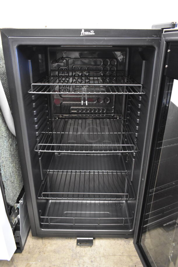 BRAND NEW SCRATCH AND DENT! Avanti BCA306SS-IS 10 Bottle 70 Can Beverage Cooler Wine Chiller Merchandiser. 115 Volts, 1 Phase. Tested and Working! - Image 3 of 4