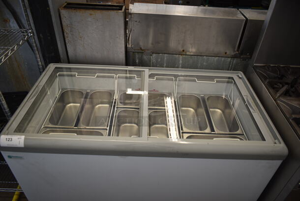 BRAND NEW SCRATCH AND DENT! HB-14HCD Metal Commercial Chest Freezer Merchandiser w/ Poly Basket and Stainless Steel Drop In Bins on Commercial Casters. 115 Volts, 1 Phase. Tested and Working! - Image 2 of 6