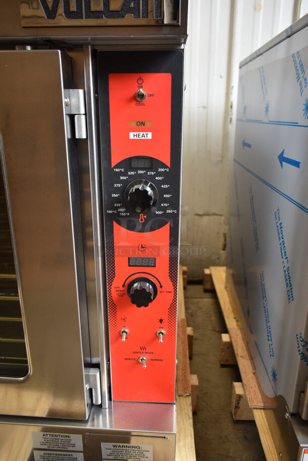 BRAND NEW SCRATCH AND DENT! Vulcan VC5ED ENERGY STAR Stainless Steel Commercial Electric Powered Full Size Convection Oven w/ View Through Doors, Metal Oven Racks and Thermostatic Controls. 240 Volts, 3/1 Phase. Tested and Working! - Image 3 of 6