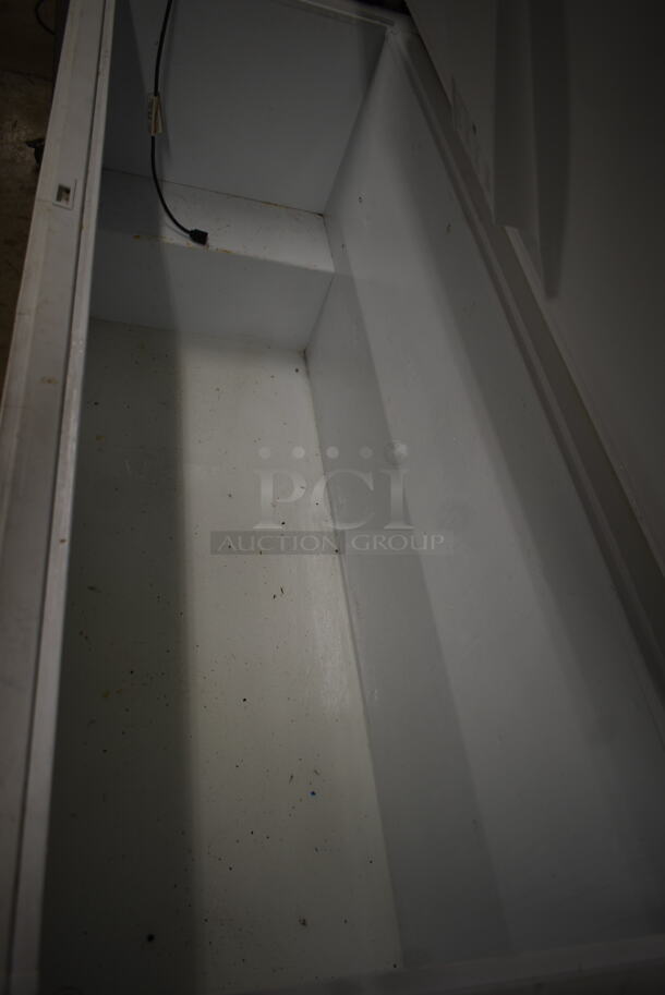 2014 Kenmore 253.16582104 Metal Chest Freezer w/ Hinge Lid. 115 Volts, 1 Phase. Tested and Working! - Image 5 of 6