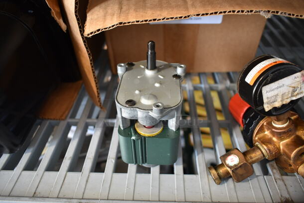 ALL ONE MONEY! Lot of Gauge and Metal Piece - Image 4 of 7