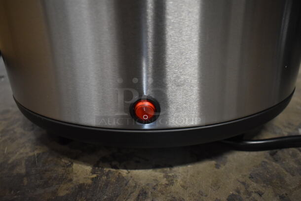 BRAND NEW SCRATCH AND DENT! Avantco 177RW92 Stainless Steel Commercial Countertop Electric Powered 90 Cup Rice Cooker. 120 Volts, 1 Phase. Tested and Working! - Image 3 of 8
