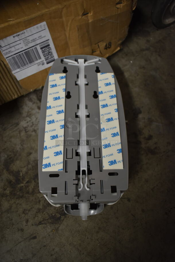 Box of 12 BRAND NEW! Betco Clario Foaming White Soap Dispensers. - Image 4 of 5