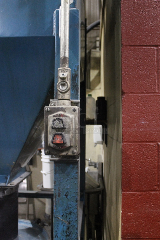 Crouse Hinds HHE1101-B Blue Metal Commercial Dust Collector. 3 Phase. BUYER MUST REMOVE. - Image 6 of 9