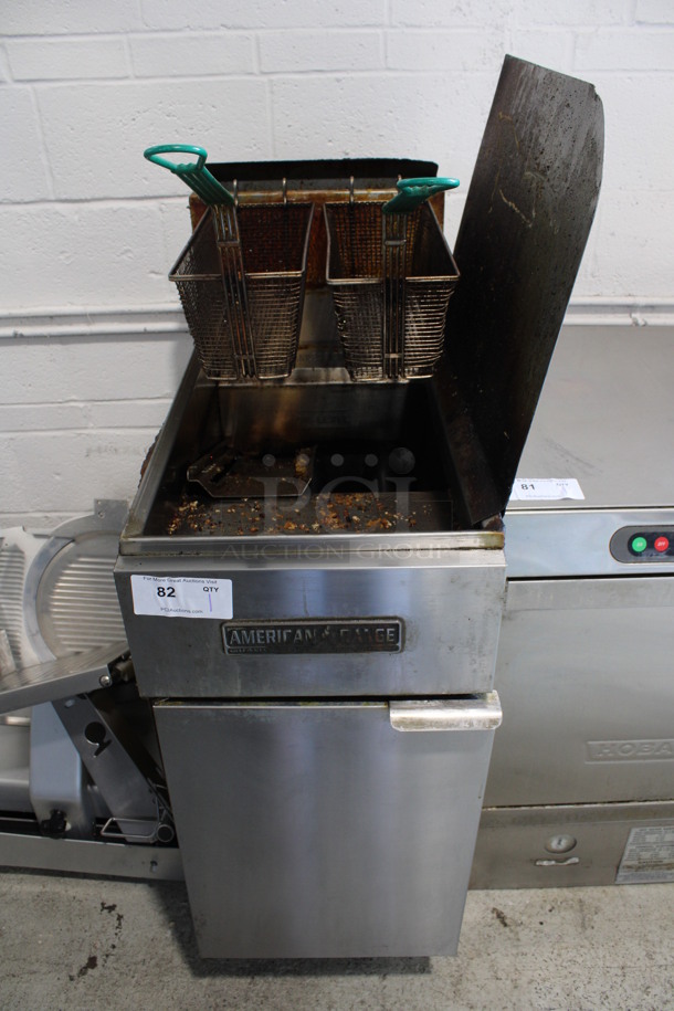 American Range Model AF-45 Stainless Steel Commercial Floor Style Natural Gas Powered Deep Fat Fryer w/ 2 Metal Fry Baskets and Right Side Splash Guard. 40,000 BTU. 15.5x32x52
