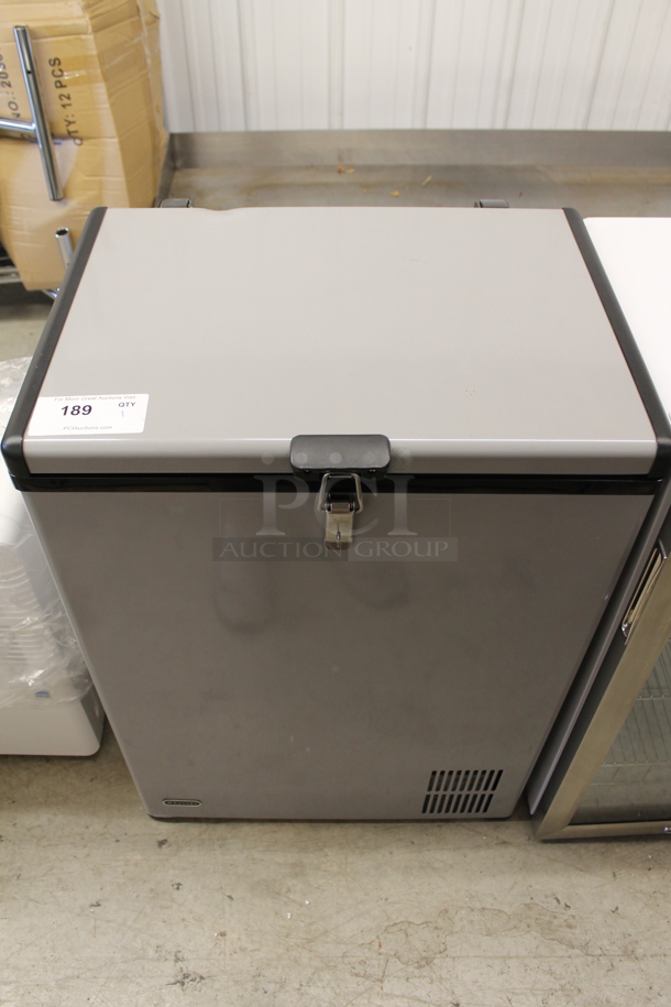 BRAND NEW SCRATCH AND DENT! Whynter FM-951GW 95 Quart Portable Wheeled Refrigerator/Freezer with Door Alert and 12v Option. 115 Volts, 1 Phase. Tested and Working! - Image 1 of 3
