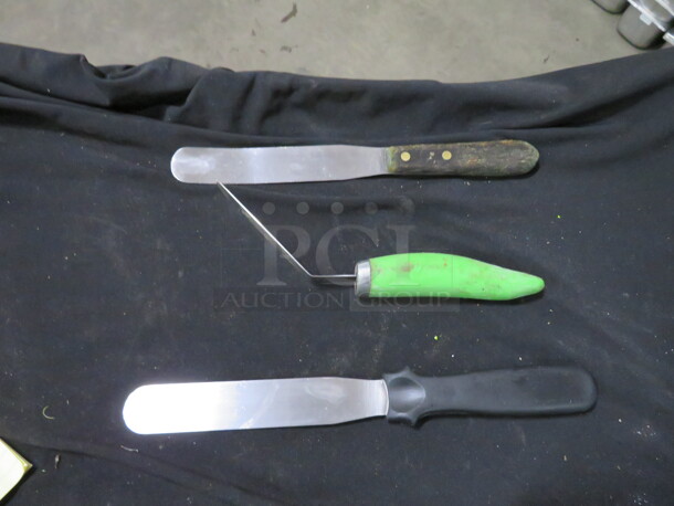 Assorted Spreader. 3XBID