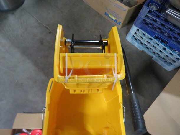 One NEW Mop Bucket And Wringer. Assembly Required. - Image 4 of 4