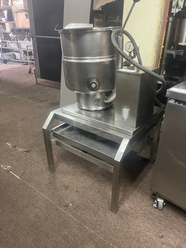 Working! Groen 10 Gal. Commercial Steam Kettle Electric 220 Volt 3 Phase NSF Tested and Working!  - Image 3 of 9