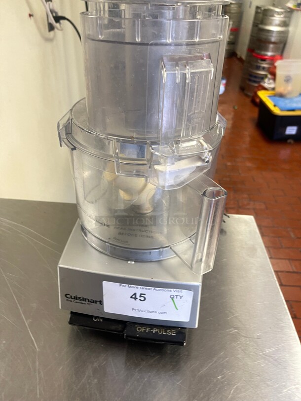 Working! Cuisinart Cup Pro Custom 11 Commercial Food Processor With 625 Watt Motor And Extra Large Feed Tube 115 Volt NSF Tested and Working! - Image 3 of 10