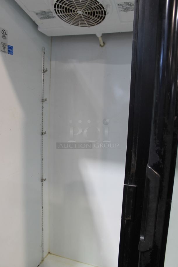 Imbera VRO43 ENERGY STAR Metal Commercial 2 Door Reach In Cooler Merchandiser. 115 Volts, 1 Phase. Tested and Powers On But Does Not Get Cold - Image 3 of 9