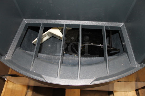 BRAND NEW SCRATCH AND DENT! 2021 Scotsman HD30B-1H Commercial Stainless Steel Electric Floor Style Ice Dispenser. 115V. Tested And Working!  - Image 3 of 8