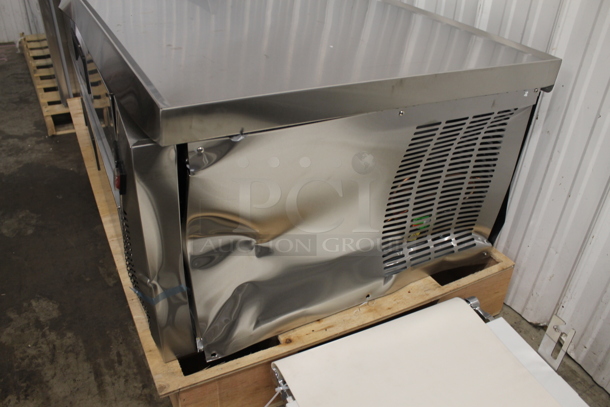 BRAND NEW SCRATCH AND DENT! Avantco 178CBE60HC Commercial Stainless Steel Electric Two Drawer Refrigerated Chef Base. 115V. Tested And Working!  - Image 7 of 9