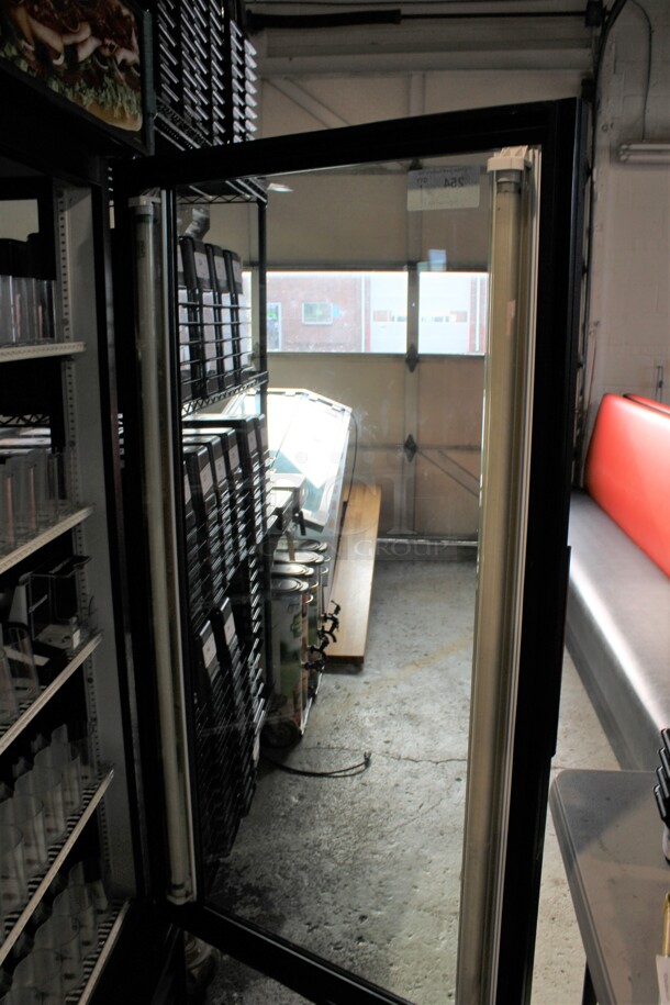 True Model GEM-26 Metal Commercial Single Door Reach In Cooler Merchandiser w/ Poly Coated Racks. 115 Volts, 1 Phase. 30x30x79. Tested and Working! - Image 5 of 7