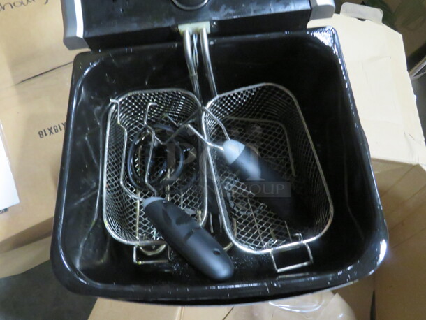 One Faberware 4 Liter Deep Fryer With 2 Baskets. - Image 2 of 3